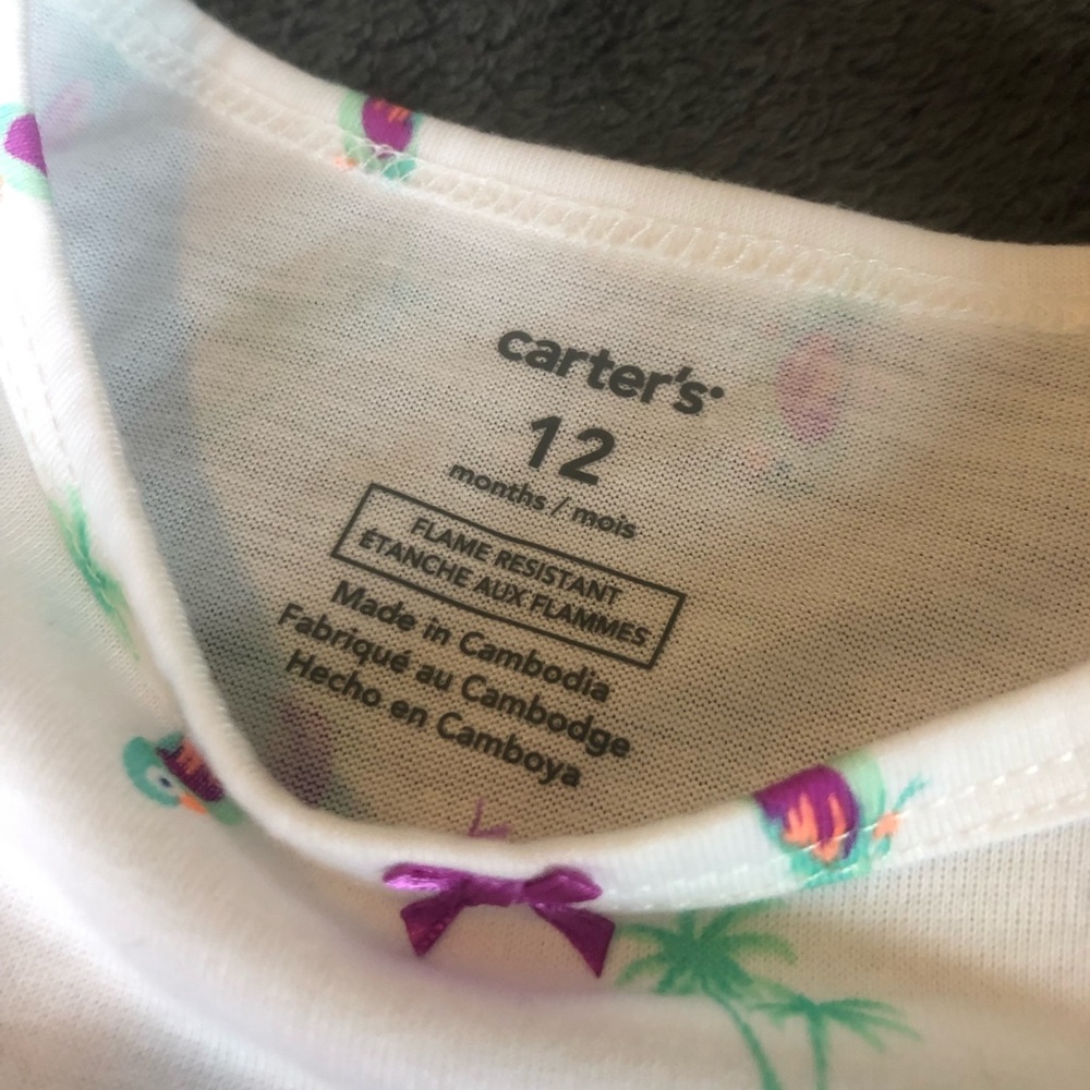 Carter’s pajama set - Picture 3 of 3